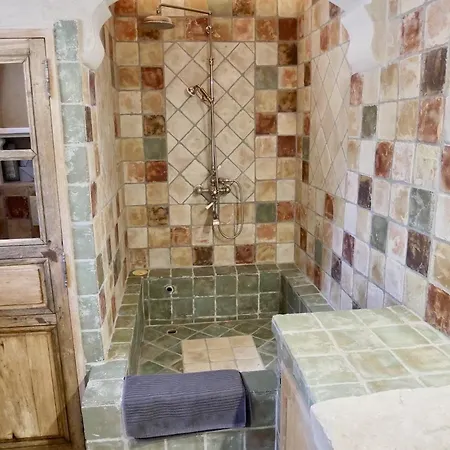 Le Pool House - Private Jacuzzi - Mas Des Sous Bois Lüks kamp alanı